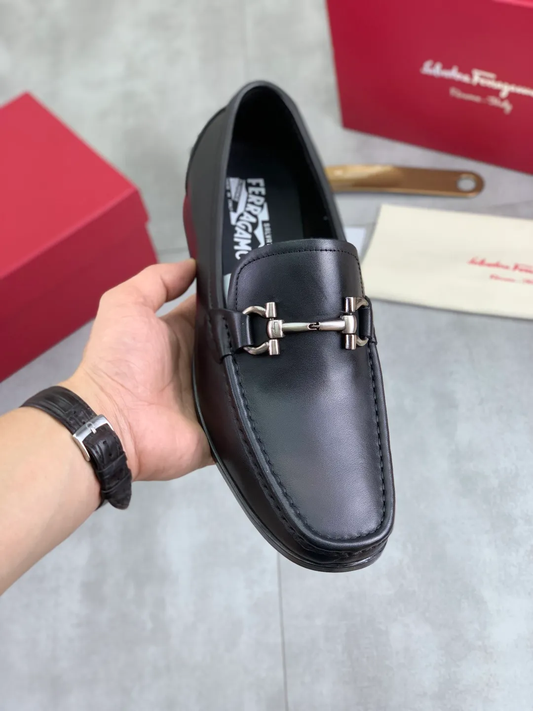 Men's shoes 💰P480 new high quality [Ferragamo/Ferragamo] latest model original imported calfskin, imported cowhide lining + original luxury metal buckle + original combination outsole Comparison without pressure Code number: 38-44 (45 customized)